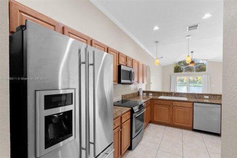 House in Cutler Bay, Florida 3 bedrooms, 191.56 sq.m. № 1950068 - photo 21