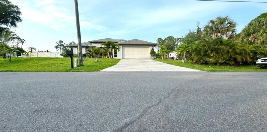 House in North Port, Florida 3 bedrooms, 153.1 sq.m. № 1245600