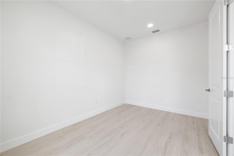 Casa en venta en Winter Garden, Florida, 4 dormitorios, 439.71 m2 № 2228456 - foto 11