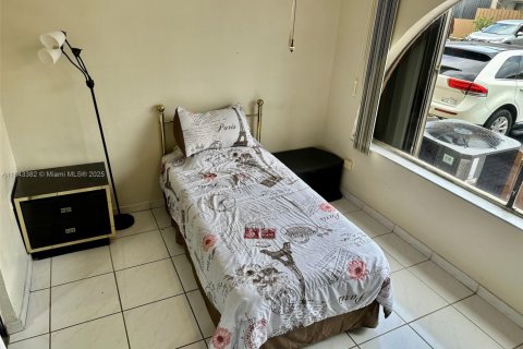 Adosado en venta en Miami, Florida, 3 dormitorios, 181.53 m2 № 1845997 - foto 9
