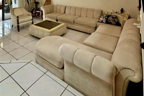 Adosado en venta en Miami, Florida, 3 dormitorios, 181.53 m2 № 1845997 - foto 19