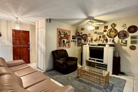 Adosado en venta en Miami, Florida, 3 dormitorios, 181.53 m2 № 1845997 - foto 5