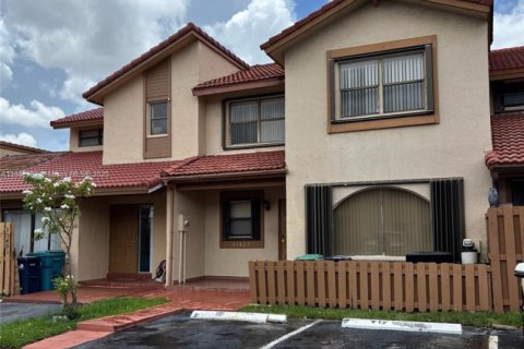 Adosado en venta en Miami, Florida, 3 dormitorios, 181.53 m2 № 1845997 - foto 1