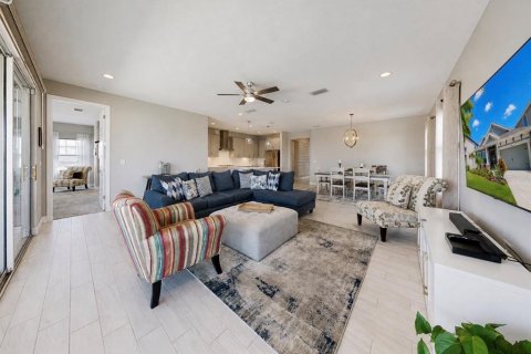 House in Apollo Beach, Florida 3 bedrooms, 198.81 sq.m. № 2115405 - photo 11