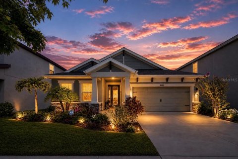 House in Apollo Beach, Florida 3 bedrooms, 198.81 sq.m. № 2115405 - photo 2