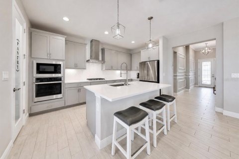 House in Apollo Beach, Florida 3 bedrooms, 198.81 sq.m. № 2115405 - photo 12