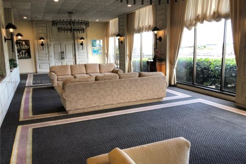 Condominio en venta en Miami Beach, Florida, 1 dormitorio, 78.41 m2 № 1704645 - foto 13