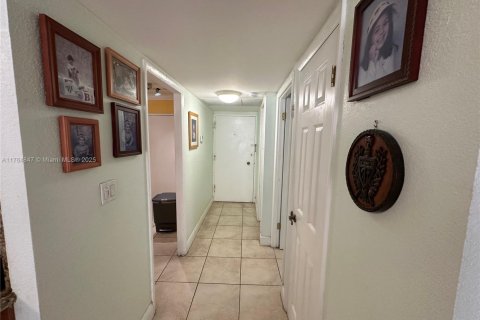 Condominio en venta en Miami Beach, Florida, 1 dormitorio, 78.41 m2 № 1704645 - foto 4