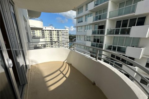 Condominio en venta en Miami Beach, Florida, 1 dormitorio, 78.41 m2 № 1704645 - foto 7