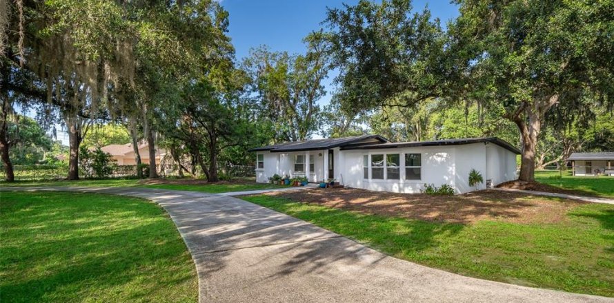 House in Orlando, Florida 3 bedrooms, 152.45 sq.m. № 1798094