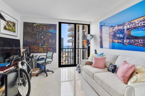 Condo in Aventura, Florida, 2 bedrooms  № 1693116 - photo 17