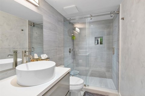 Condo in Aventura, Florida, 2 bedrooms  № 1693116 - photo 18