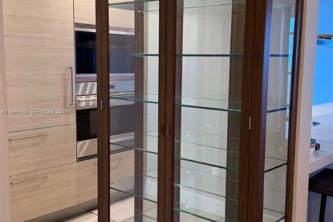 Condo in North Miami Beach, Florida, 3 bedrooms  № 2001042 - photo 9