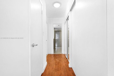 Condominio en venta en Aventura, Florida, 1 dormitorio, 82.4 m2 № 1897258 - foto 10