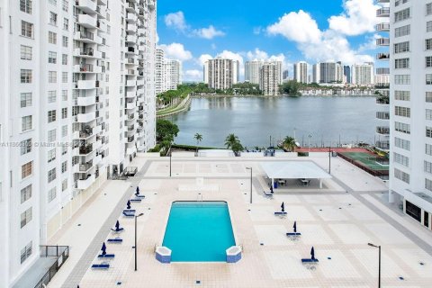 Condominio en venta en Aventura, Florida, 1 dormitorio, 82.4 m2 № 1897258 - foto 21