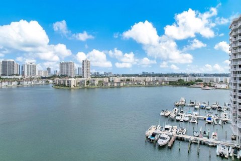 Condominio en venta en Aventura, Florida, 1 dormitorio, 82.4 m2 № 1897258 - foto 24