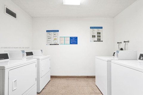 Condominio en venta en Aventura, Florida, 1 dormitorio, 82.4 m2 № 1897258 - foto 20