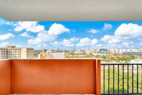 Condominio en venta en Aventura, Florida, 1 dormitorio, 82.4 m2 № 1897258 - foto 17