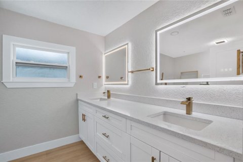 Casa en venta en Pinellas Park, Florida, 3 dormitorios, 93.92 m2 № 2226206 - foto 10