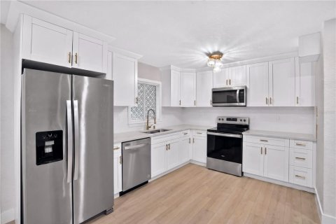 Casa en venta en Pinellas Park, Florida, 3 dormitorios, 93.92 m2 № 2226206 - foto 8
