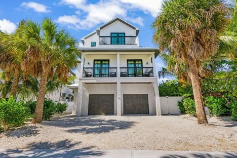 House in Sarasota, Florida 7 bedrooms, 348.38 sq.m. № 1640392 - photo 1