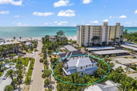 House in Sarasota, Florida 7 bedrooms, 348.38 sq.m. № 1640392 - photo 2