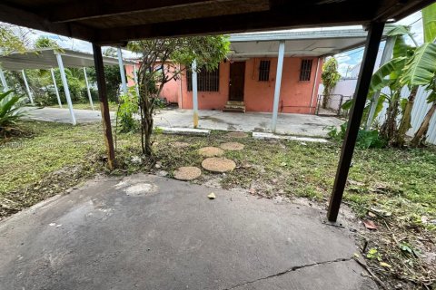 House in Opa-locka, Florida 4 bedrooms, 127.46 sq.m. № 1952497 - photo 8