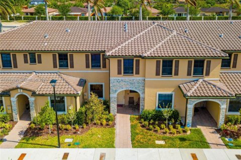 Townhouse in Homestead, Florida 3 bedrooms, 153.2 sq.m. № 2087304 - photo 2