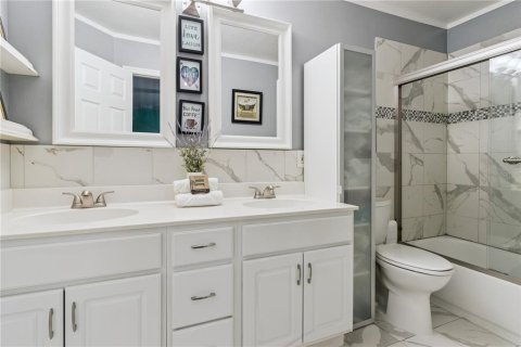 Casa en venta en Kissimmee, Florida, 6 dormitorios, 246.93 m2 № 2093144 - foto 21