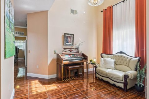 Casa en venta en Kissimmee, Florida, 6 dormitorios, 246.93 m2 № 2093144 - foto 10
