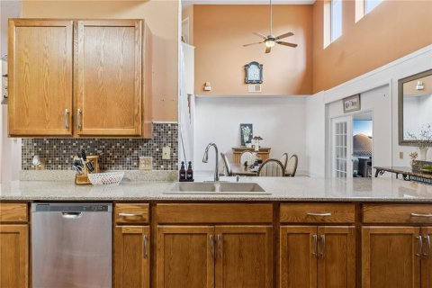 Casa en venta en Kissimmee, Florida, 6 dormitorios, 246.93 m2 № 2093144 - foto 12