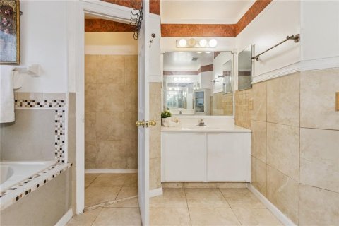 Casa en venta en Kissimmee, Florida, 6 dormitorios, 246.93 m2 № 2093144 - foto 18