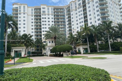 Condominio en alquiler en Aventura, Florida, 1 dormitorio, 85.38 m2 № 1937900 - foto 1