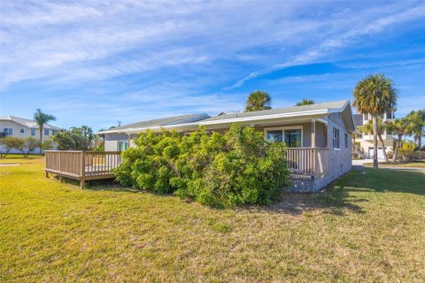 House in Hernando Beach, Florida 3 bedrooms, 131.18 sq.m. № 2103283 - photo 11