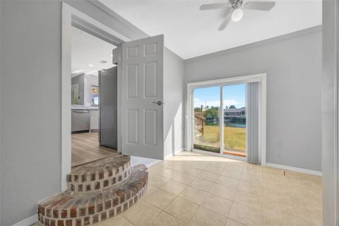 House in Hernando Beach, Florida 3 bedrooms, 131.18 sq.m. № 2103283 - photo 15