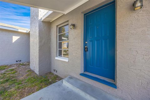 House in Hernando Beach, Florida 3 bedrooms, 131.18 sq.m. № 2103283 - photo 4