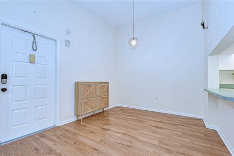 Condo in Tarpon Springs, Florida, 2 bedrooms № 2371400 - photo 4