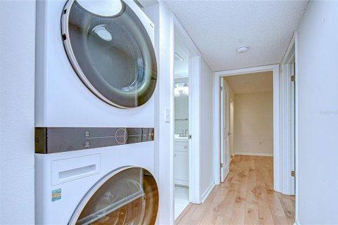 Condo in Tarpon Springs, Florida, 2 bedrooms № 2371400 - photo 18