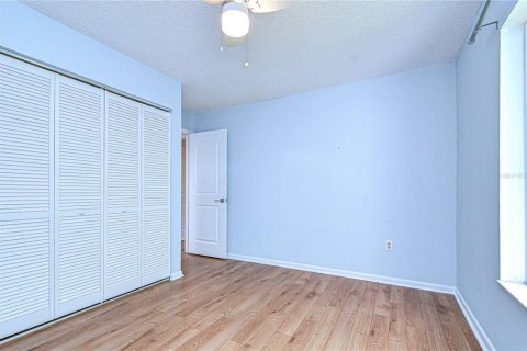 Condo in Tarpon Springs, Florida, 2 bedrooms № 2371400 - photo 21