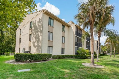 Condo in Tarpon Springs, Florida, 2 bedrooms № 2371400 - photo 2
