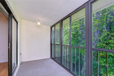 Condo in Tarpon Springs, Florida, 2 bedrooms № 2371400 - photo 28