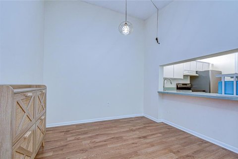Condo in Tarpon Springs, Florida, 2 bedrooms № 2371400 - photo 7