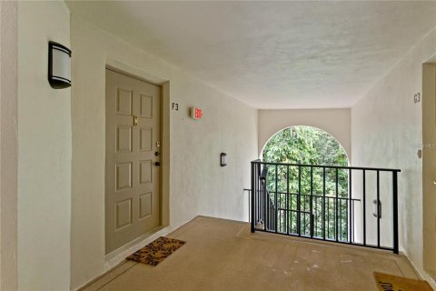 Condo in Tarpon Springs, Florida, 2 bedrooms № 2371400 - photo 3