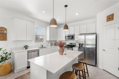 Villa ou maison à vendre à Kissimmee, Floride: 4 chambres, 171.22 m2 № 1876214 - photo 6
