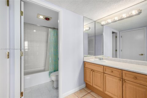 Condominio en venta en Miami Beach, Florida, 3 dormitorios, 172.8 m2 № 1737743 - foto 11