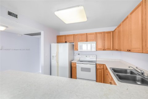 Condominio en venta en Miami Beach, Florida, 3 dormitorios, 172.8 m2 № 1737743 - foto 10