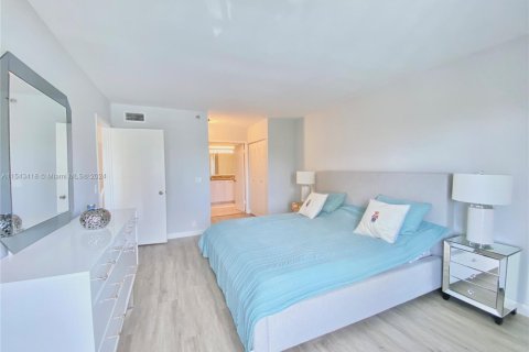 Copropriété à vendre à Aventura, Floride: 2 chambres, 105.63 m2 № 1985211 - photo 15