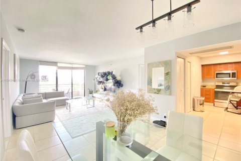 Copropriété à vendre à Aventura, Floride: 2 chambres, 105.63 m2 № 1985211 - photo 10