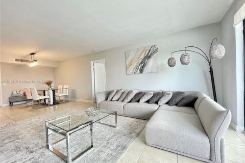 Copropriété à vendre à Aventura, Floride: 2 chambres, 105.63 m2 № 1985211 - photo 5