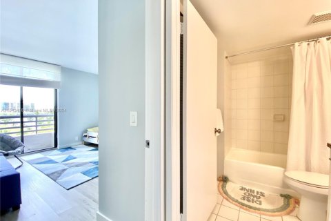 Copropriété à vendre à Aventura, Floride: 2 chambres, 105.63 m2 № 1985211 - photo 18